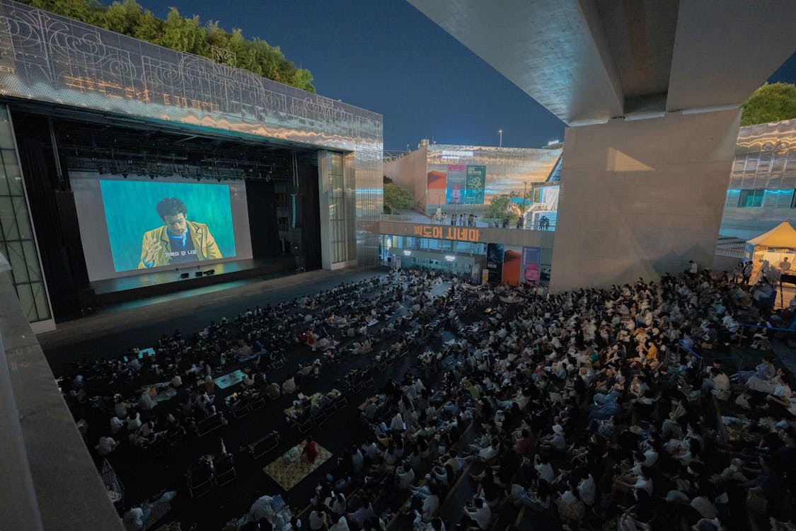 Sundance à IDFA : Comment les festivals célèbrent-ils le sous-titrage des documentaires ?